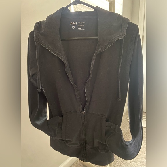 Black pact hoodie - Picture 2 of 8